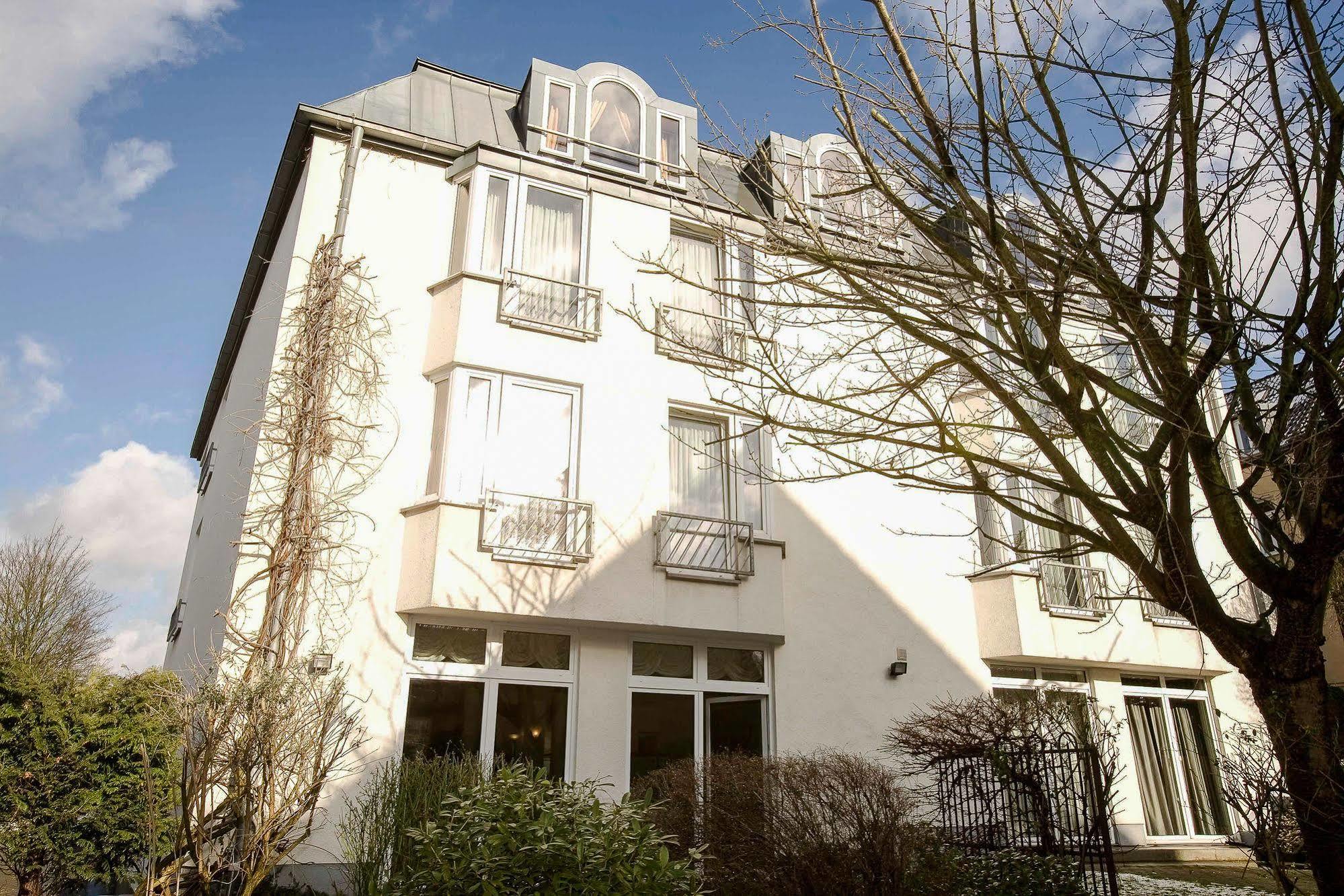 Gartenhotel Luisental Muelheim an der Ruhr Exterior photo